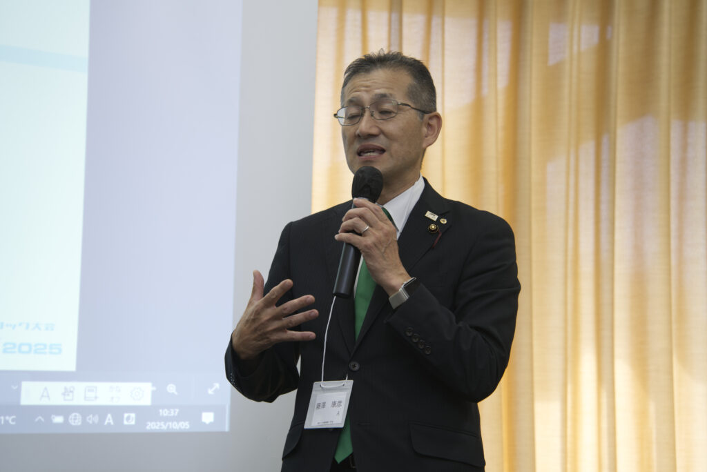 開会式で挨拶を行う藤澤康彦氏(水戸市議)
